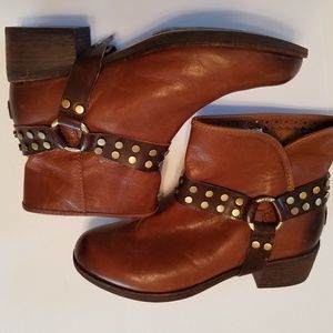 UGG darling harness ankle boots brown leather 7